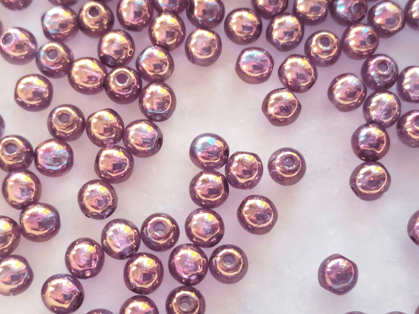 4mm runde Perlen - Lila Gold Luster