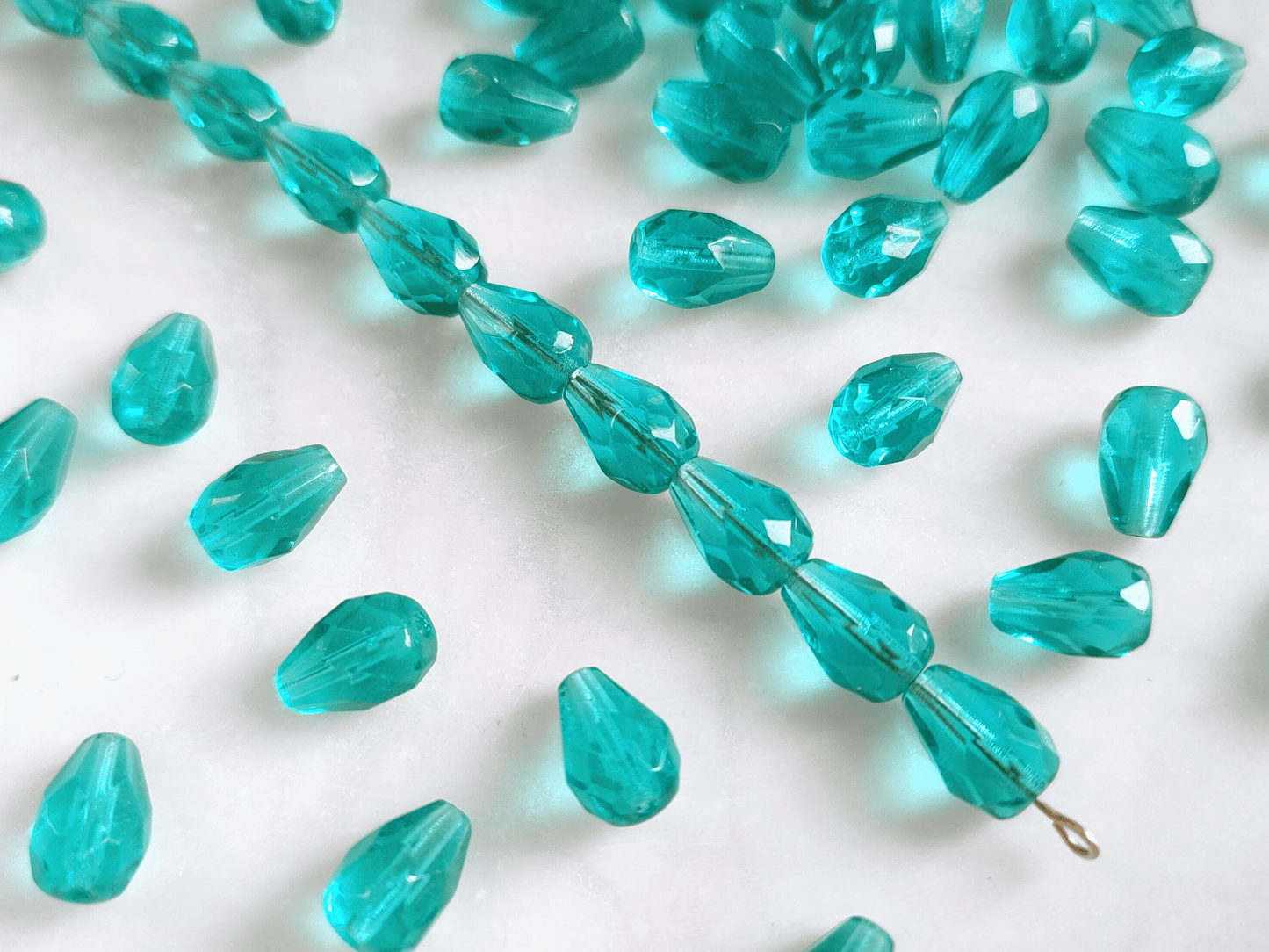Fire-polished drop beads 10x7mm - pine green