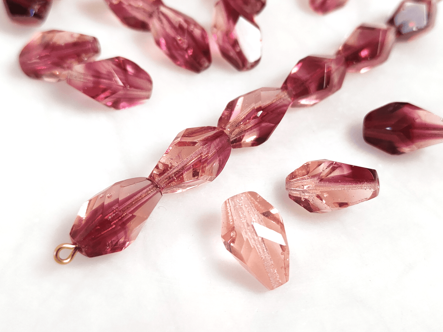 Facettierte Nuggets 15x10mm - ombre Pink