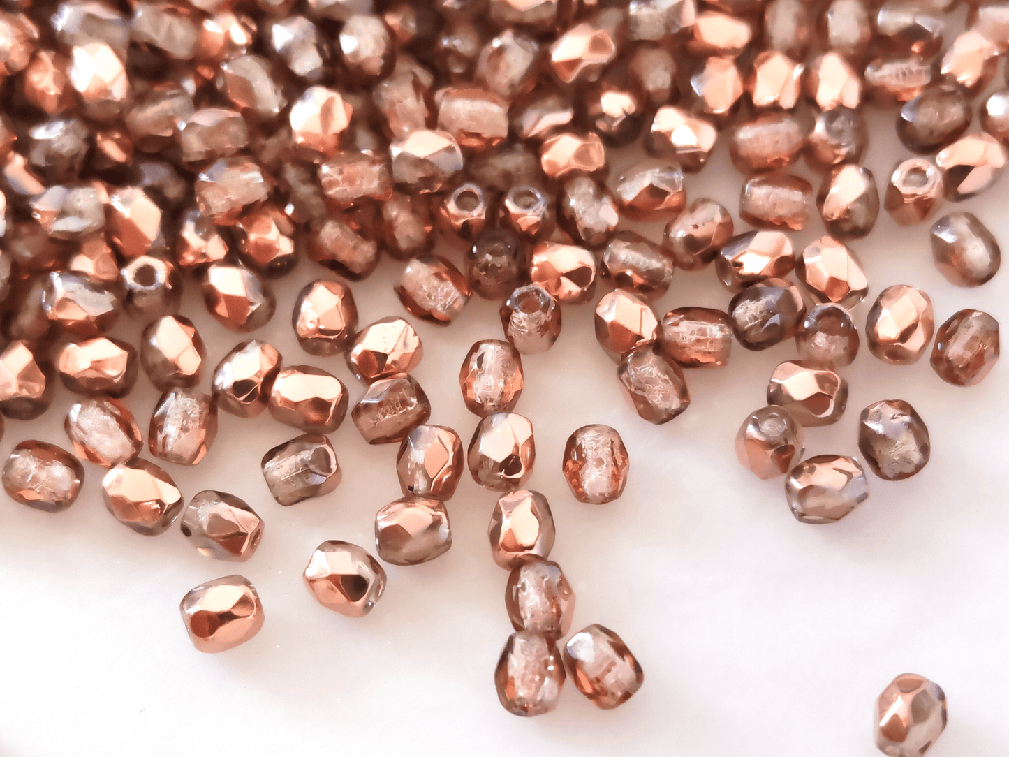3mm Glasschliffperlen - Farblos & Kupfer