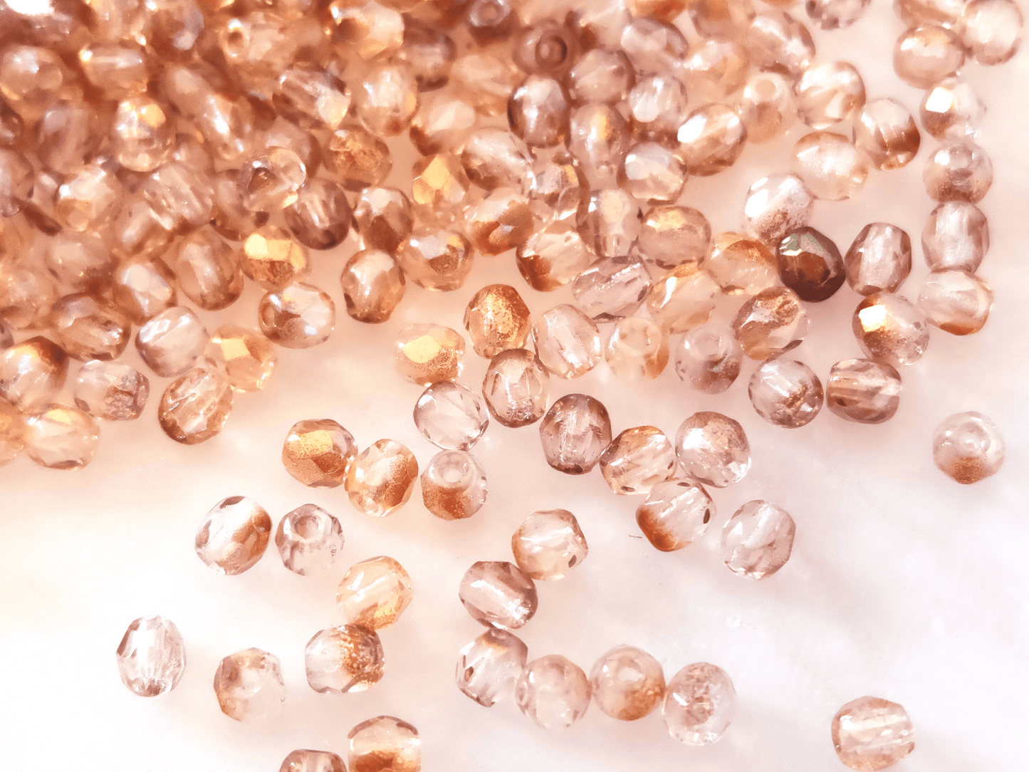 3mm Glasschliffperlen - Farblos & Rotbraun