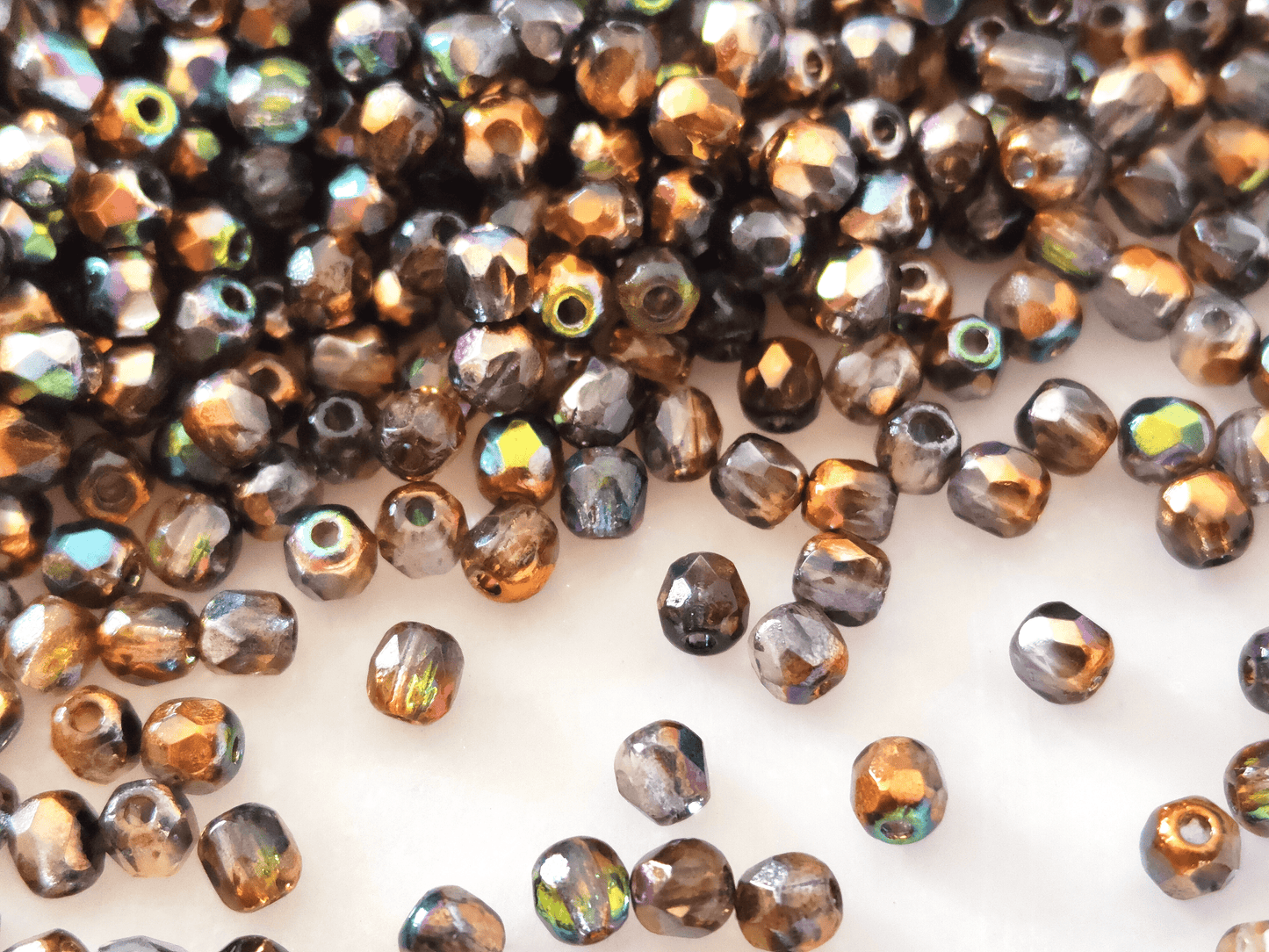 3mm Glasschliffperlen - metallisch Bronze & Grün