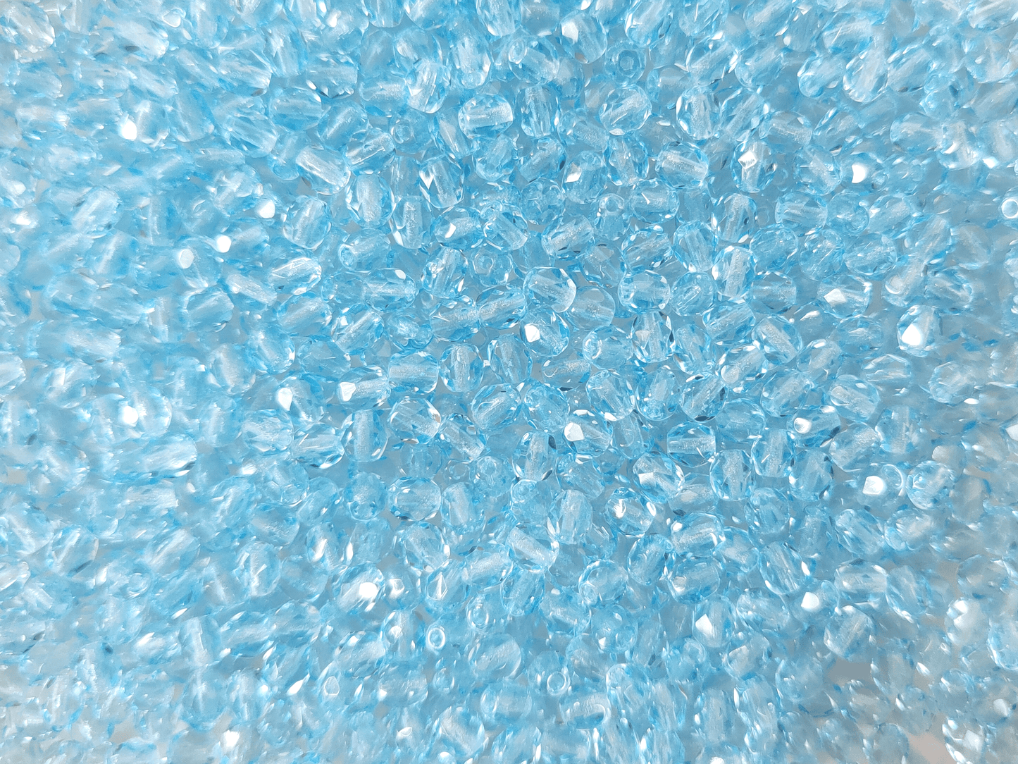 4mm Glasschliffperlen - Hellblau