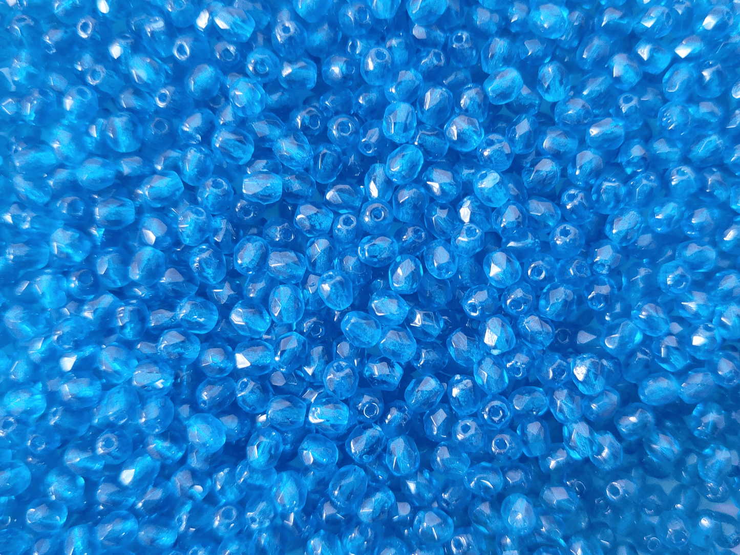 4mm Glasschliffperlen - Karibikblau