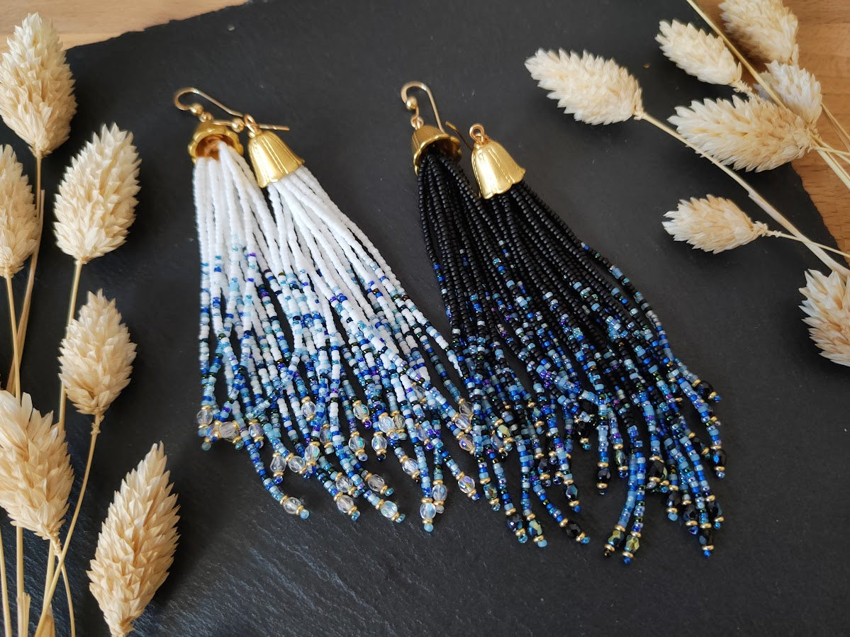 Tassel earrings "Nirvelli" - white & blue