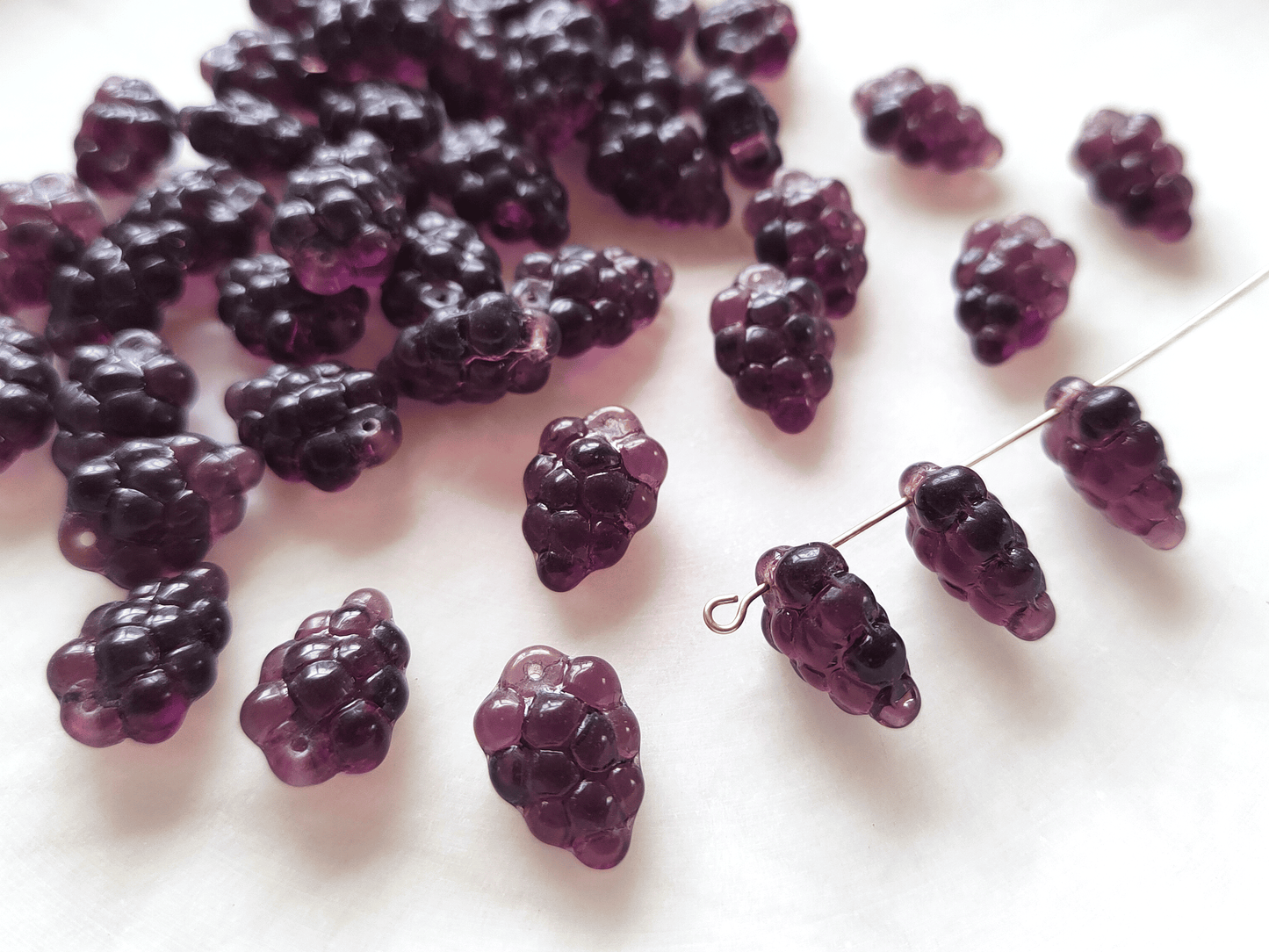 Grape beads 16x11mm - purple