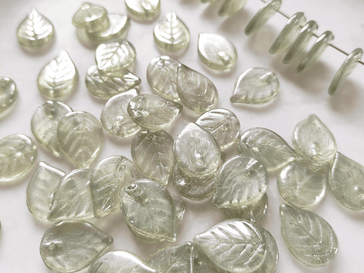 Apple tree leaf beads 18mm - sage green