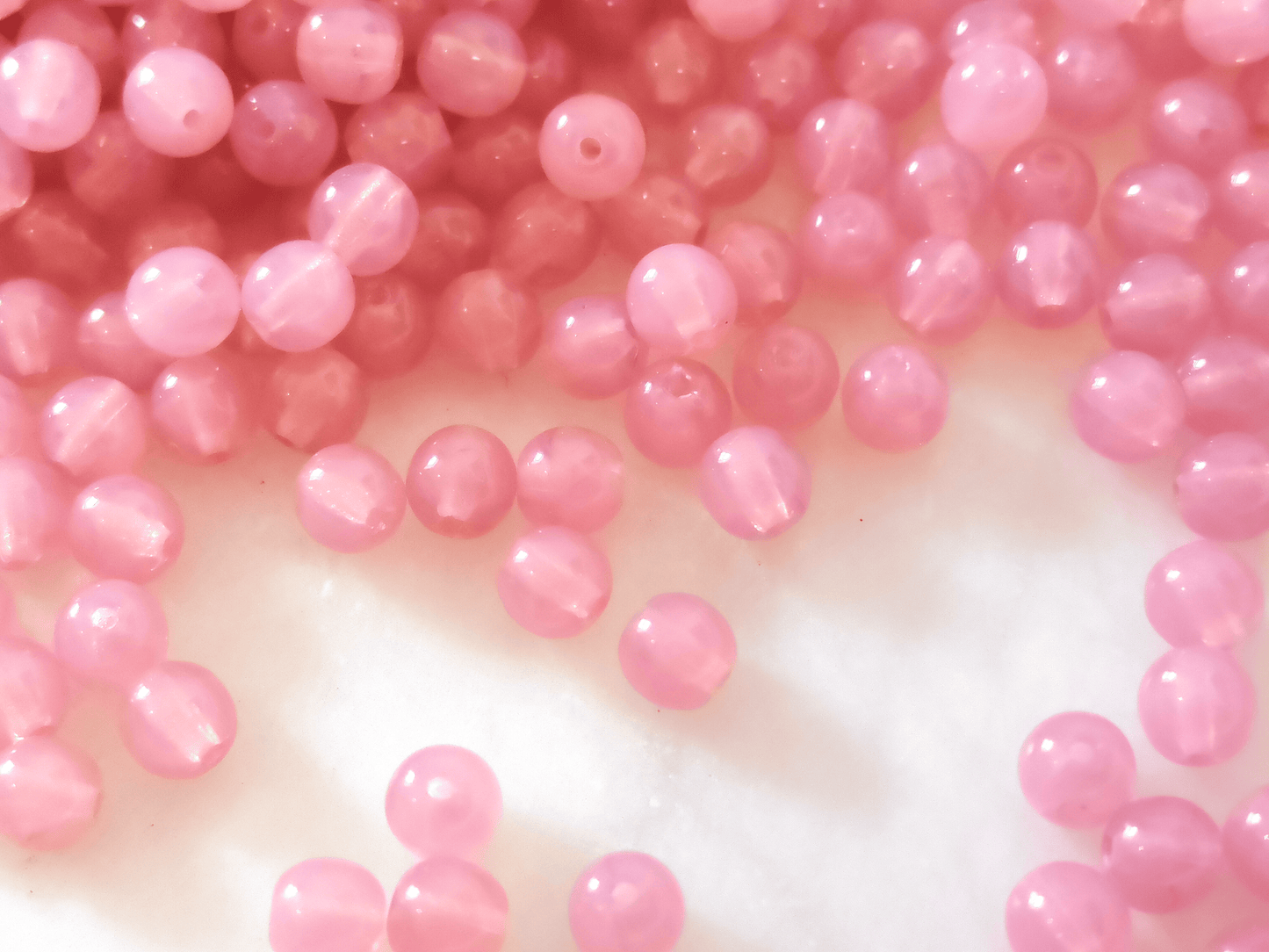 4mm round beads - milky light pink