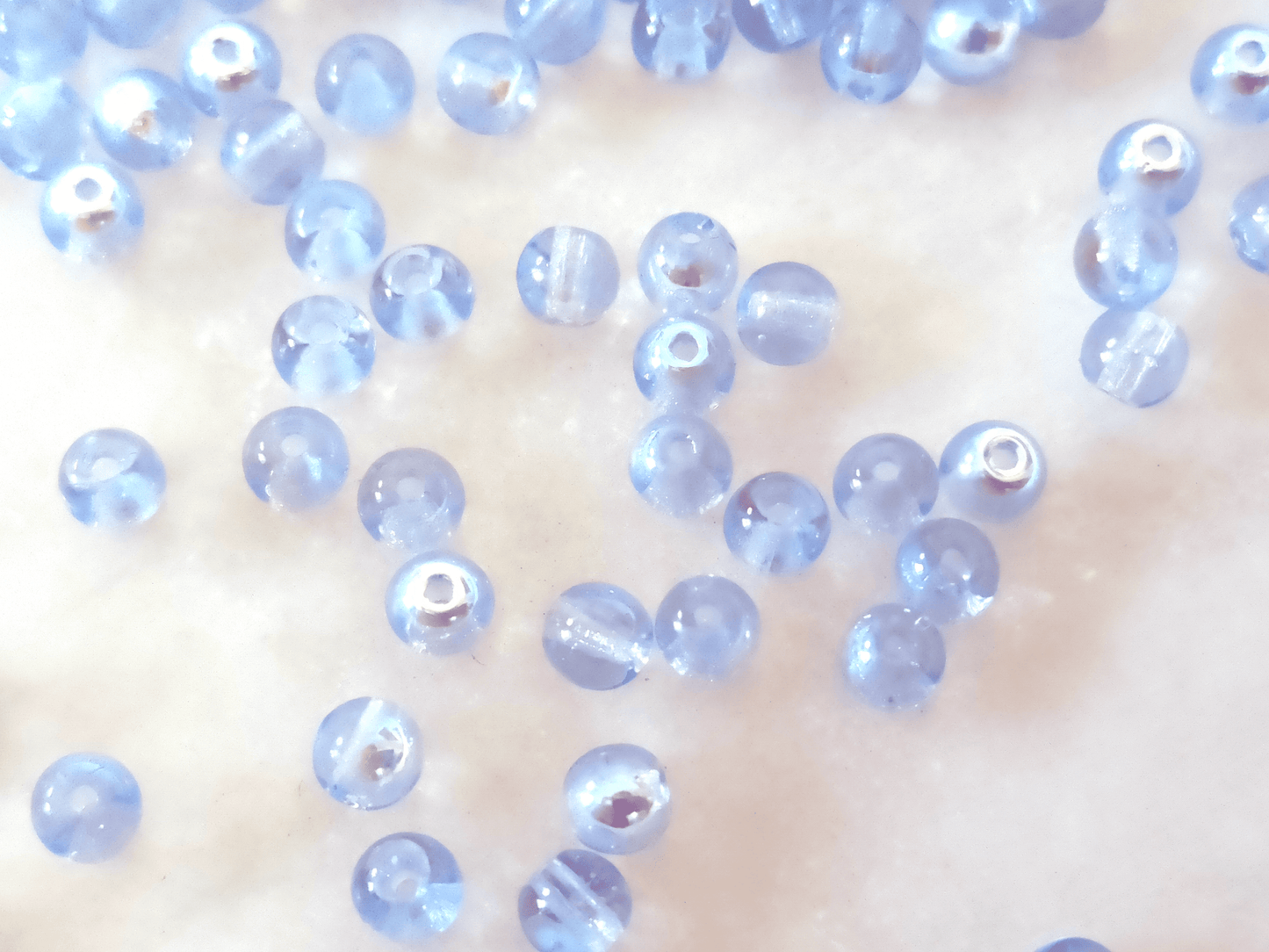 4mm runde Perlen - Himmelblau AB