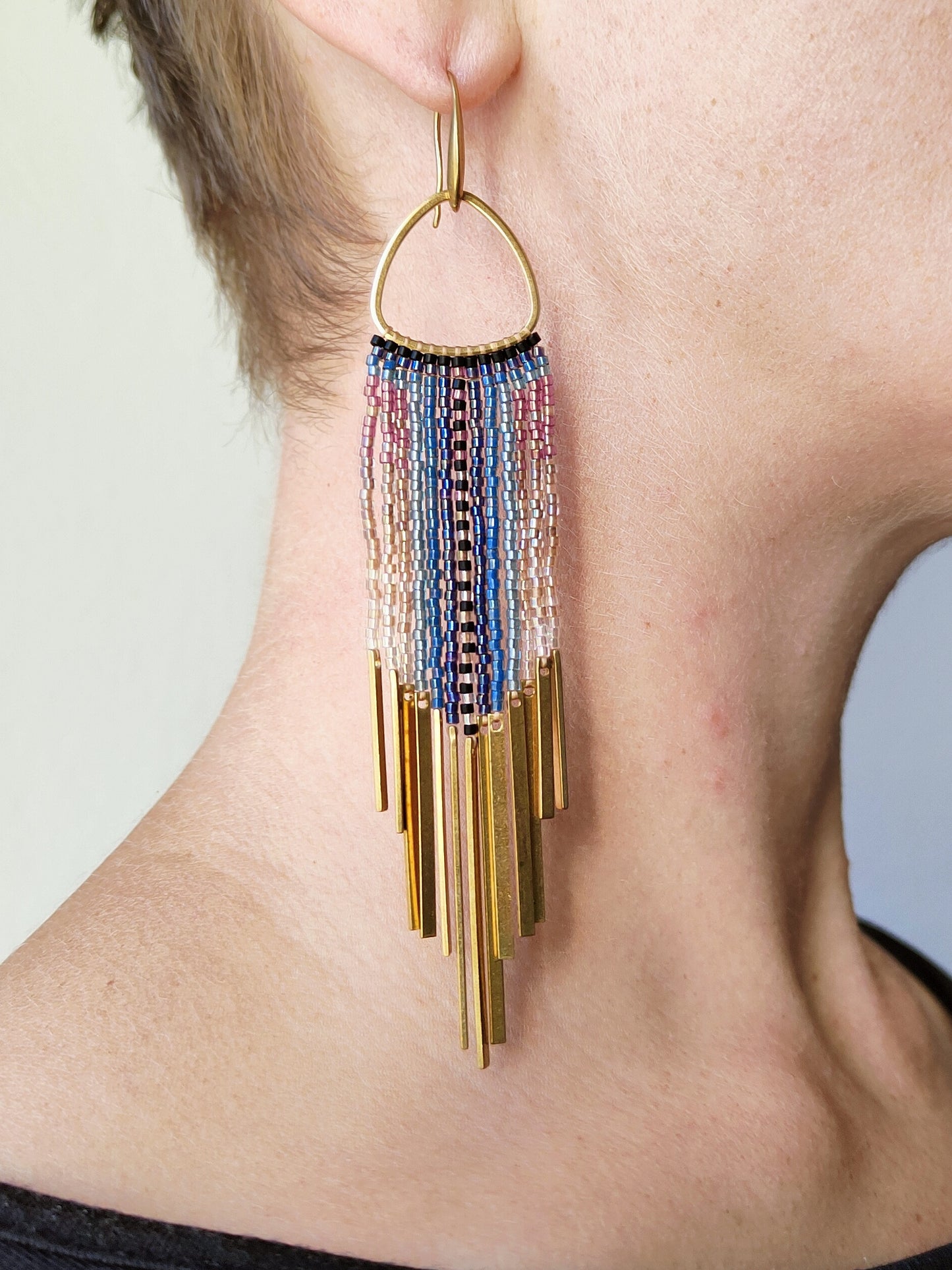 Wind chime earrings "Amitola" - blue & light pink