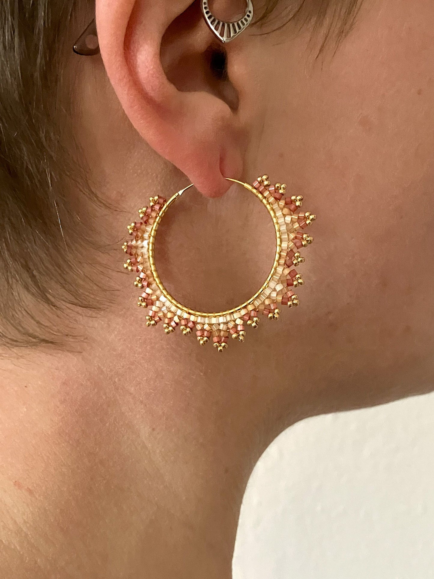 Silver hoop earrings "Estelle" - strawflower