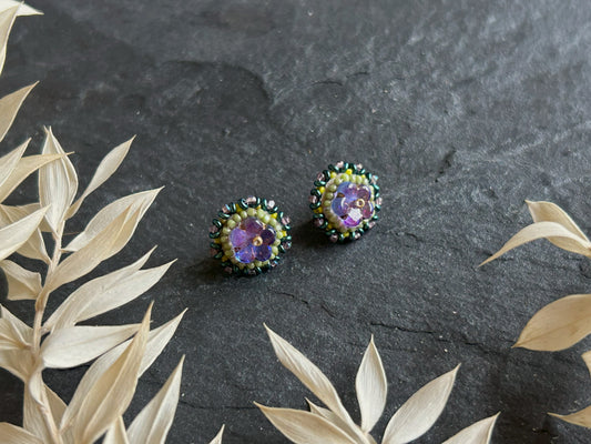 Flower stud earrings "Minnie" - purple & green