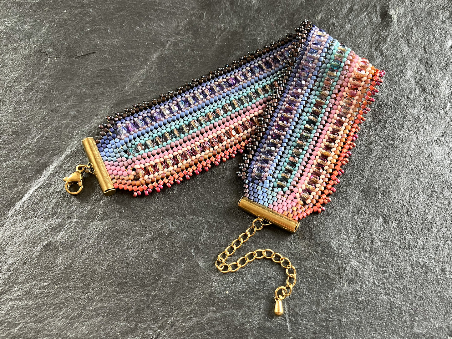 Statement "Coburn" Armband 18cm - ombre Rot, Lila & Blau