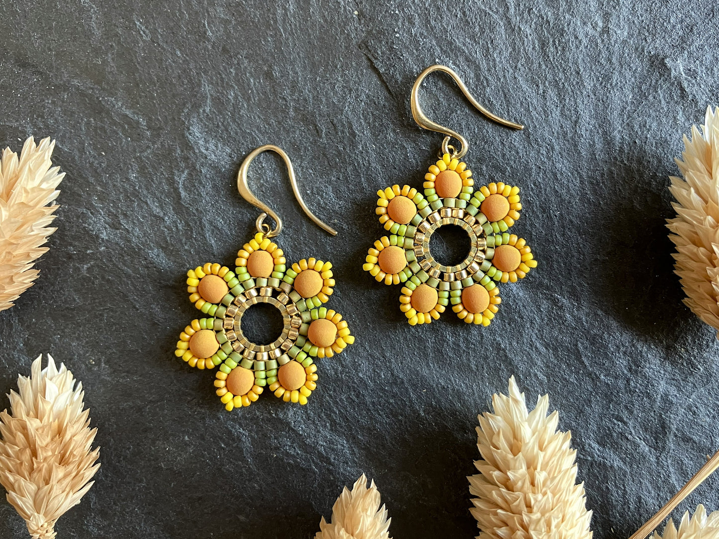 Woven earrings "Girasol" - green & yellow