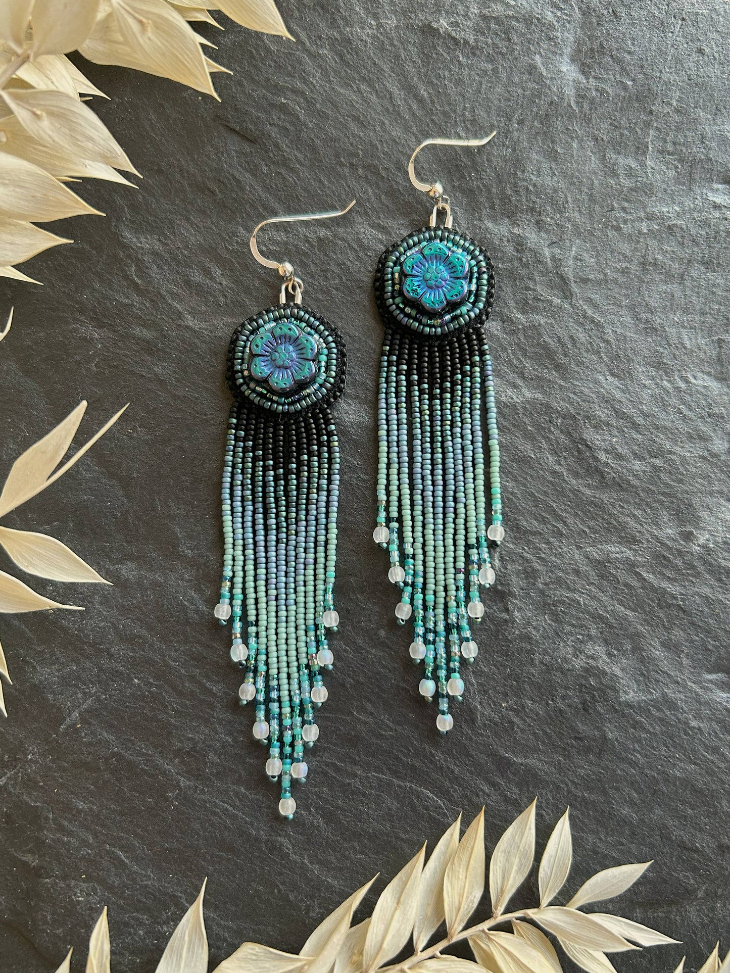 Flower earrings "Radka" with a fine fringe - black & turquoise