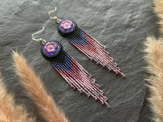 Flower earrings "Radka" with a fine fringe - black & pink
