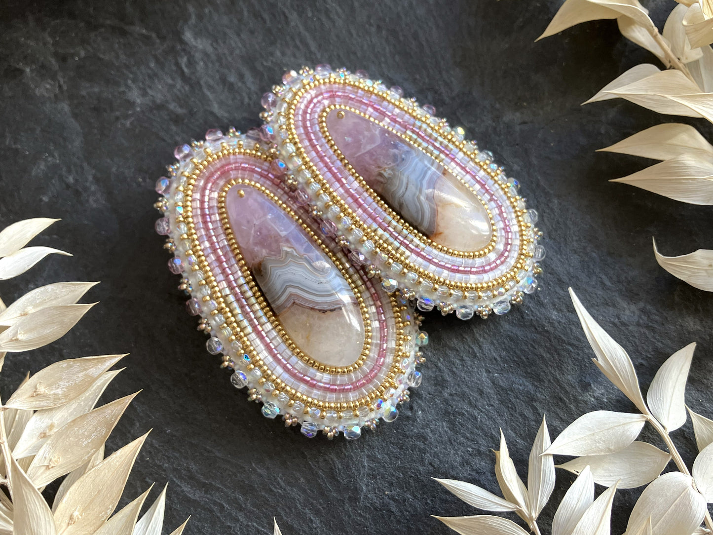 Natürliche Amethyst-Ohrringe "Vilmos" - schillerndes Lila & Gold