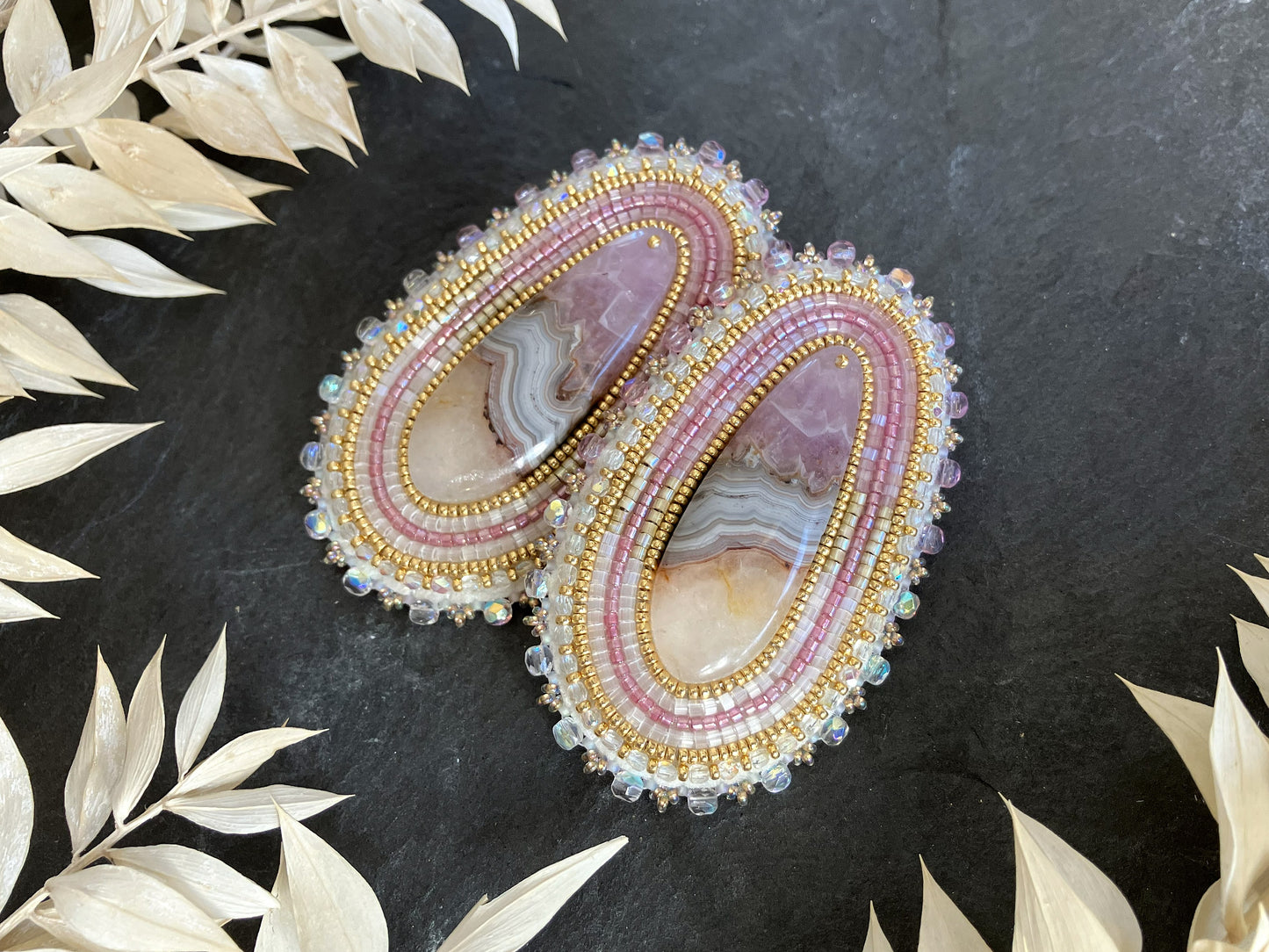 Natürliche Amethyst-Ohrringe "Vilmos" - schillerndes Lila & Gold