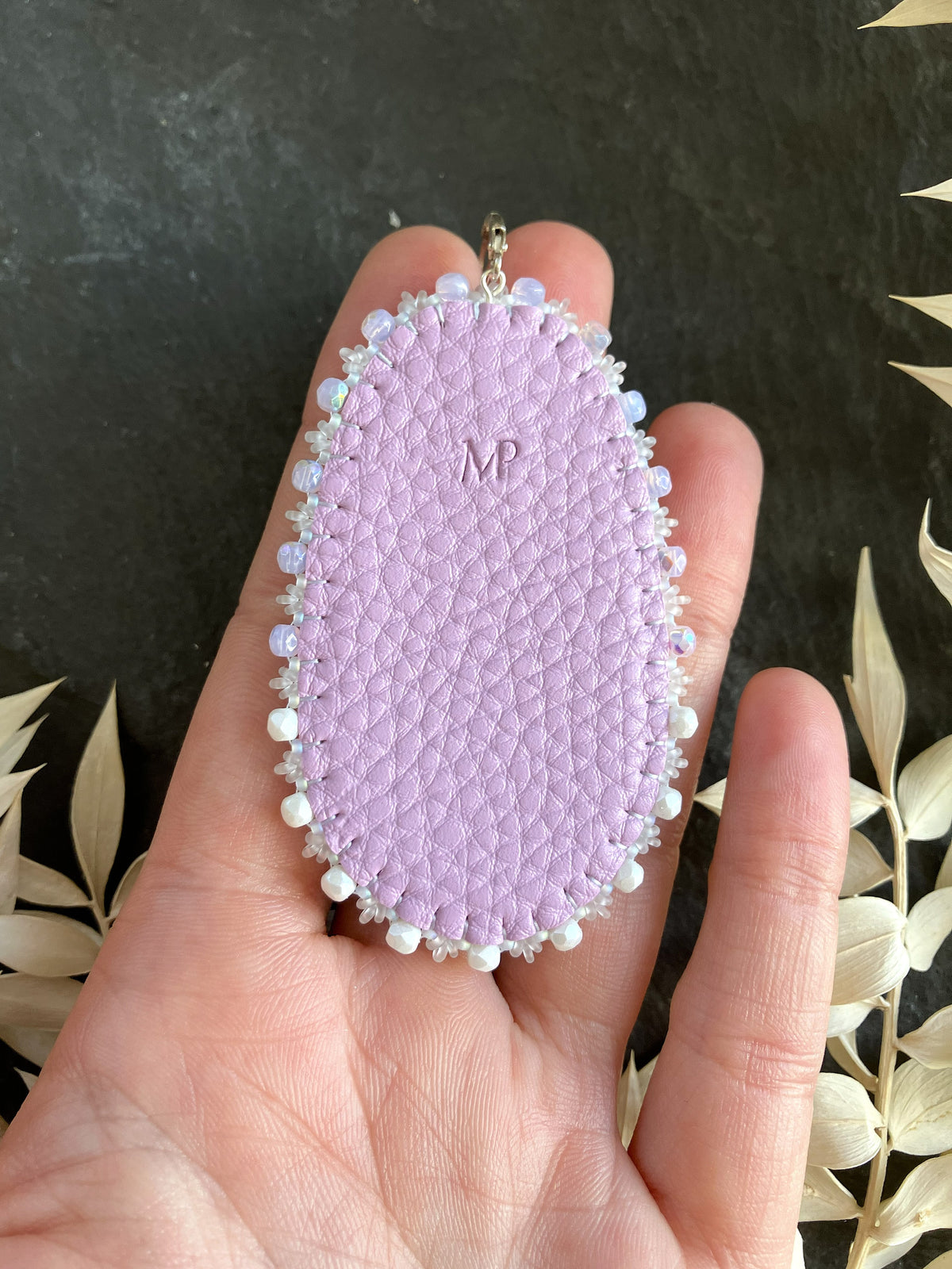 Natürliche Amethyst-Ohrringe "Vilmos" - schillerndes Lila, Beige & Silber