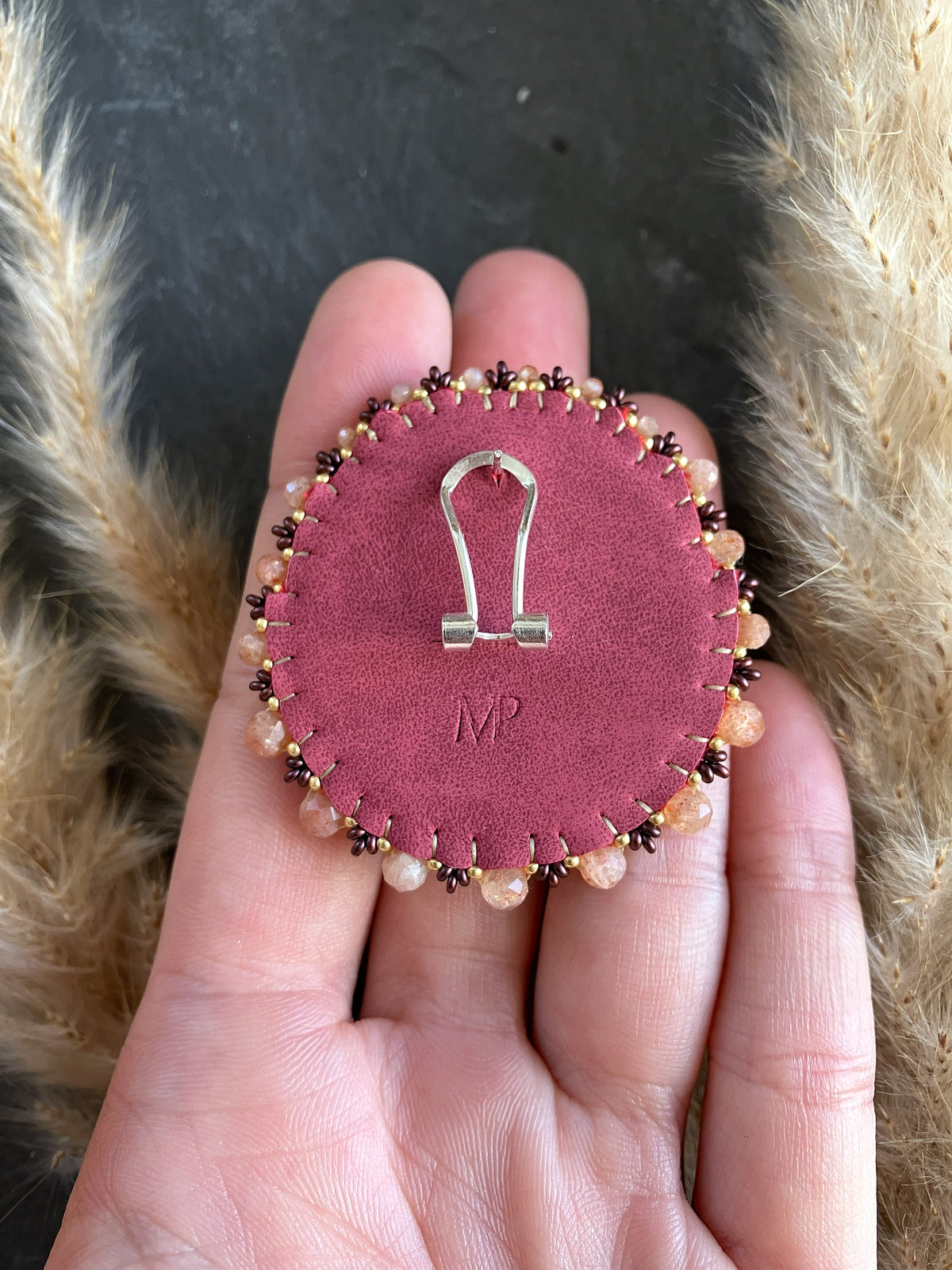Kunstvolle Achat-Ohrringe "Meredith" - Tiefrot mit Erdbeerquarz