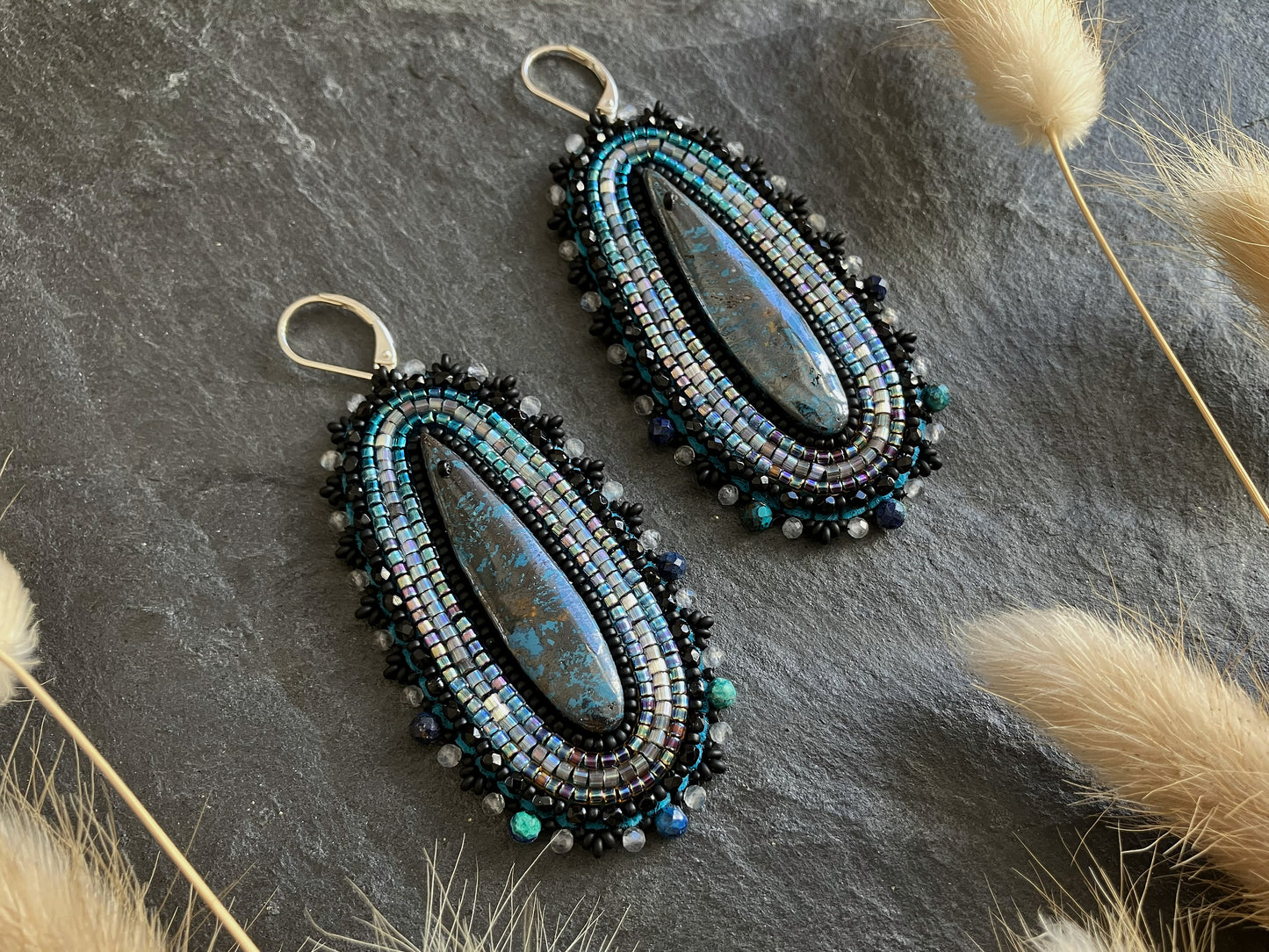 Natural azurite earrings "Liam" - shimmering blue & labradorite