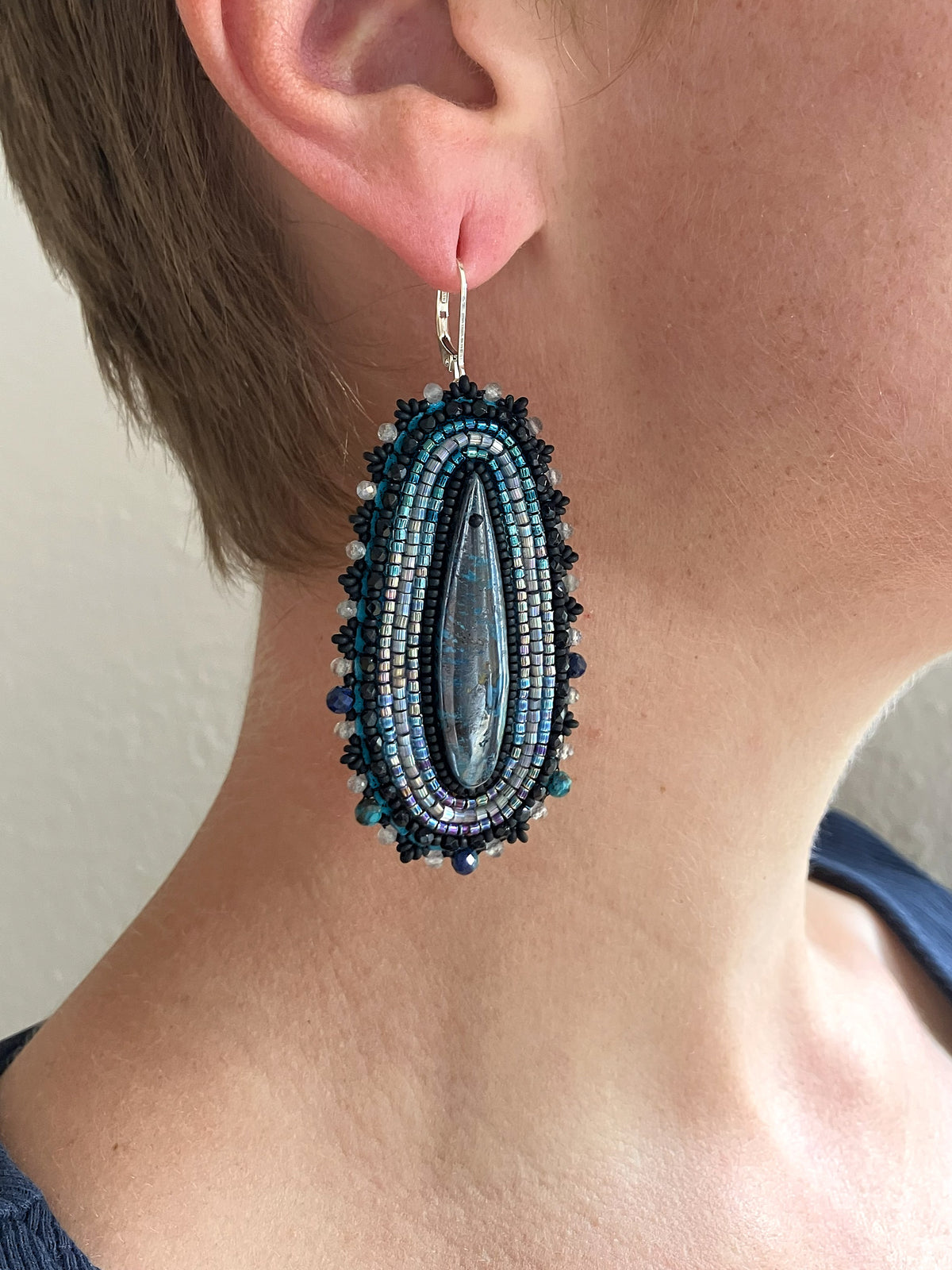 Natural azurite earrings "Liam" - shimmering blue & labradorite