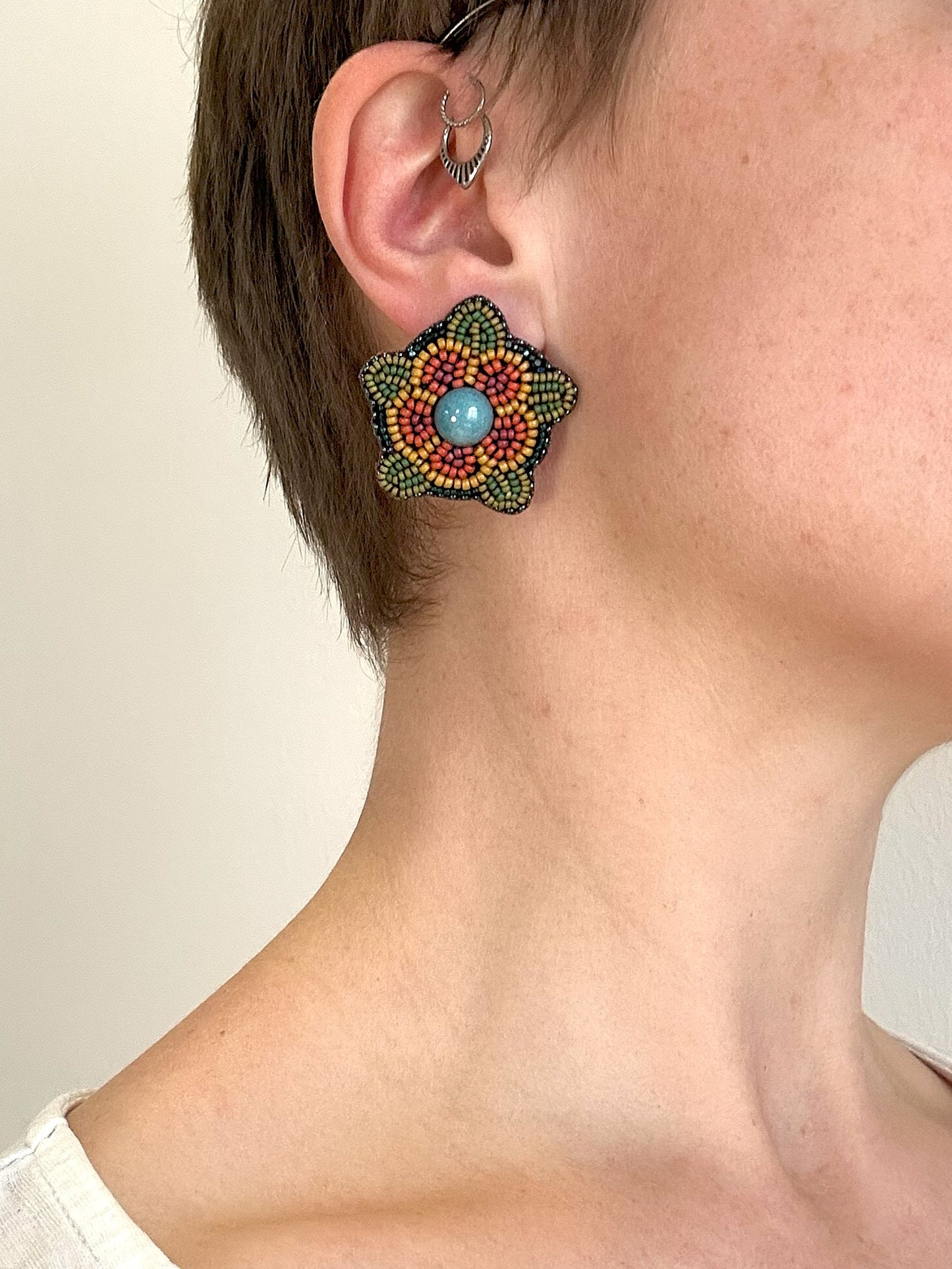Bead embroidered flower earrings "Amalthea" - turquoise & red