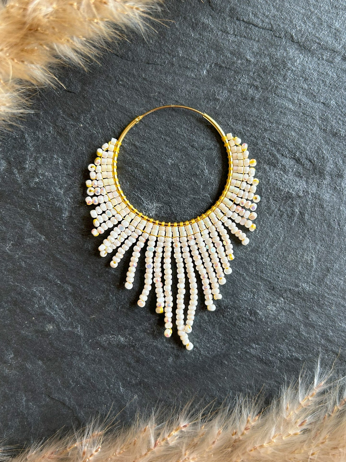 Goldene Creolen "Celeste" - Creme