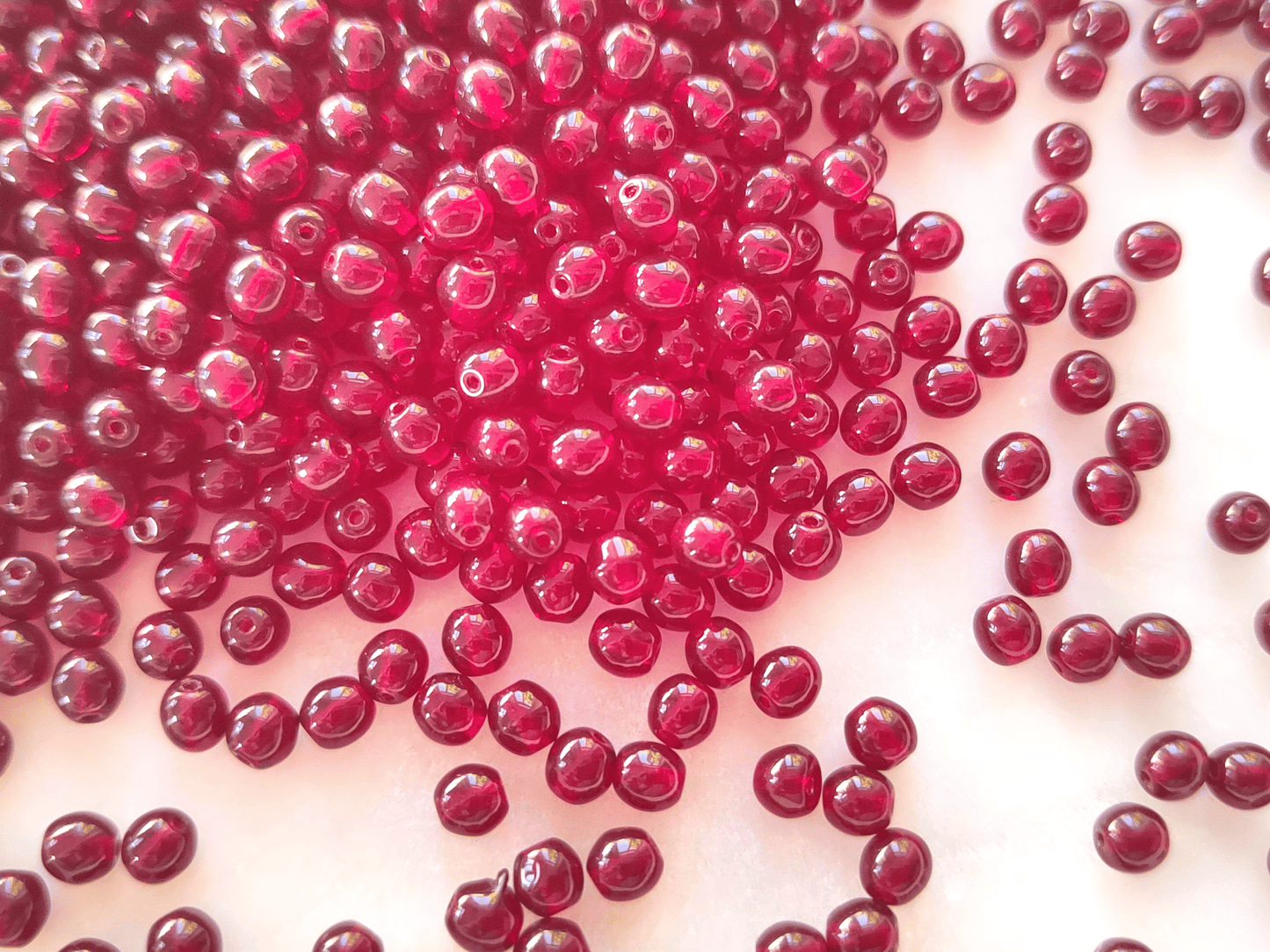 4mm runde Perlen - Weinrot