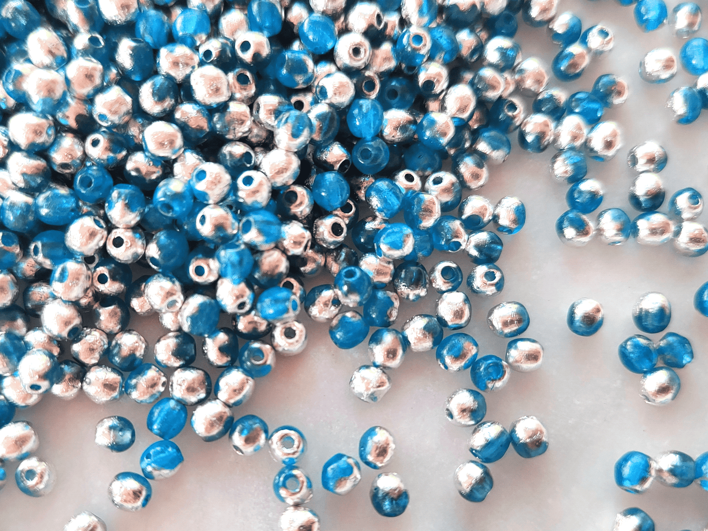 4mm runde Perlen - Blau & helles Silber