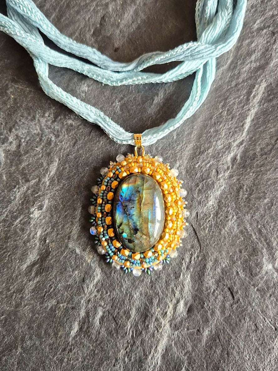 Custom-made labradorite necklace pendant