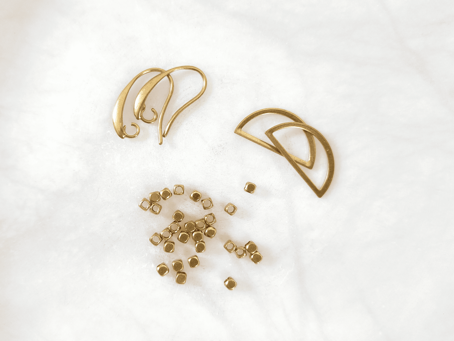 Supply kit for "Odoti" fringe earrings