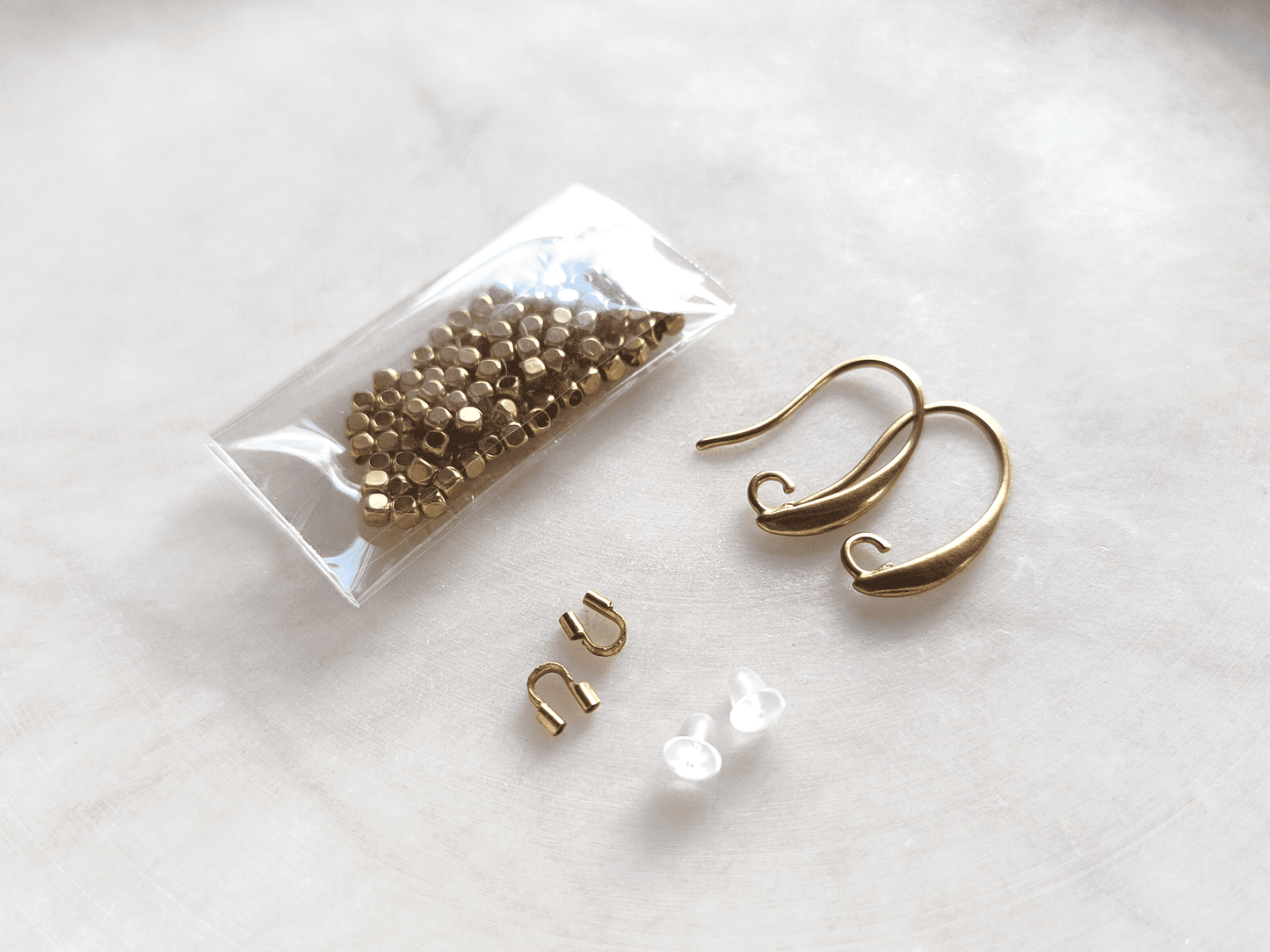 Supply kit for "Luano" fringe earrings
