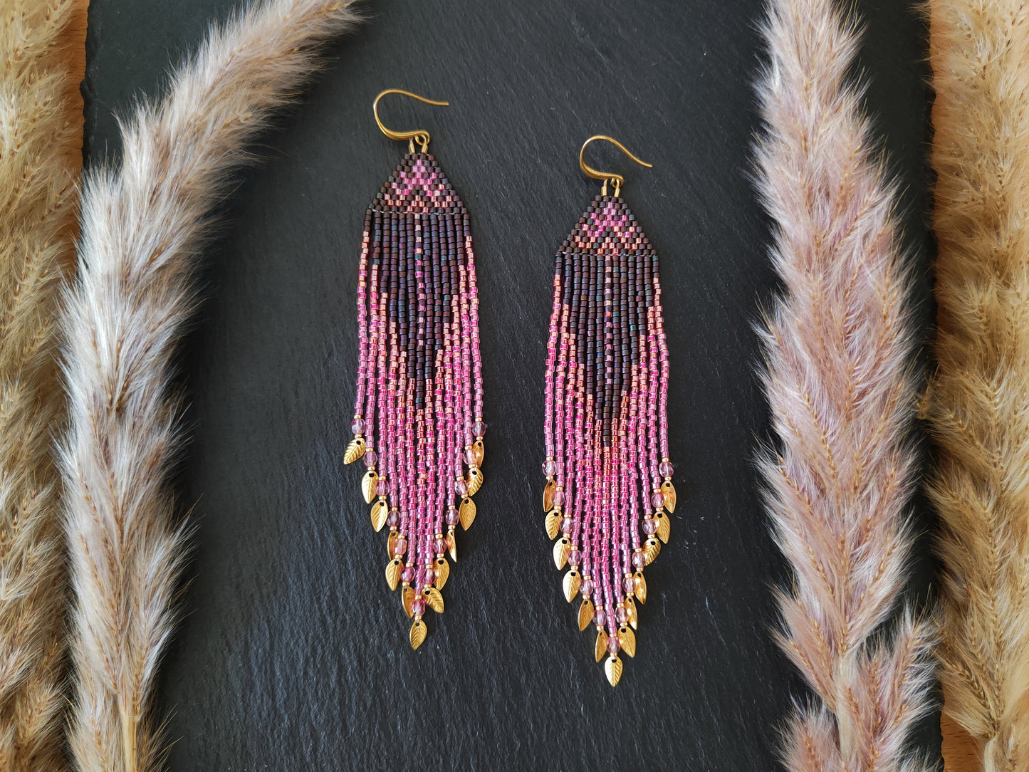 Fransen-Ohrringe "Faunus" mit nativen Design - Lila & Pink