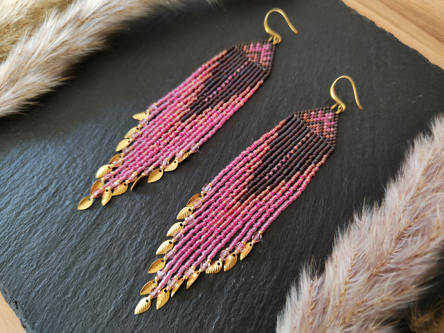 Fransen-Ohrringe "Faunus" mit nativen Design - Lila & Pink