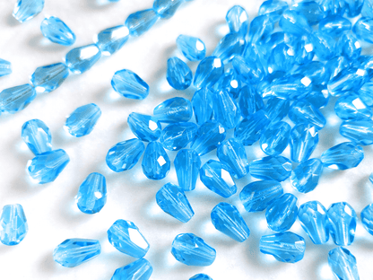 Glasschliff-Tropfen 10x7mm - Himmelblau