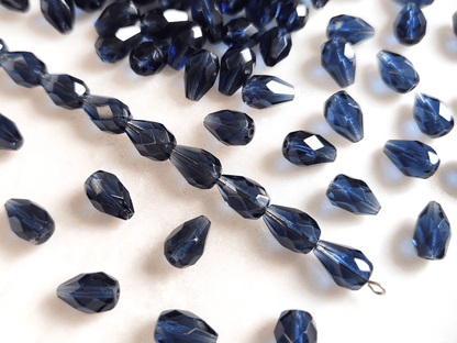 Glasschliff-Tropfen 10x7mm - dunkles Marineblau