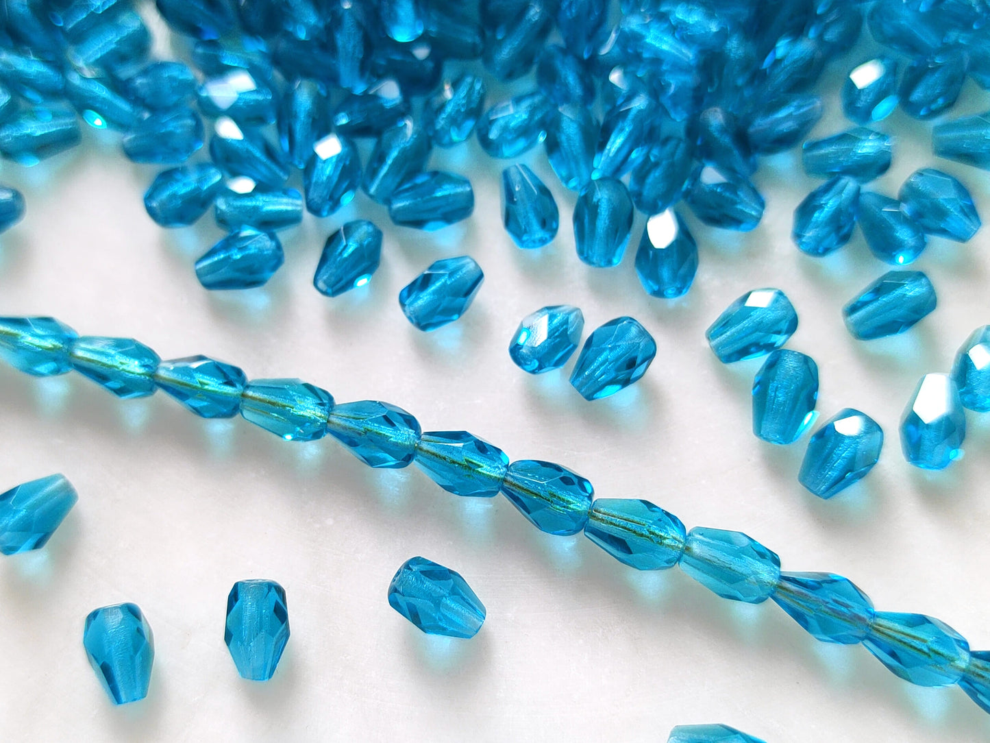 Fire-polished drop beads 7x5mm - turquoise