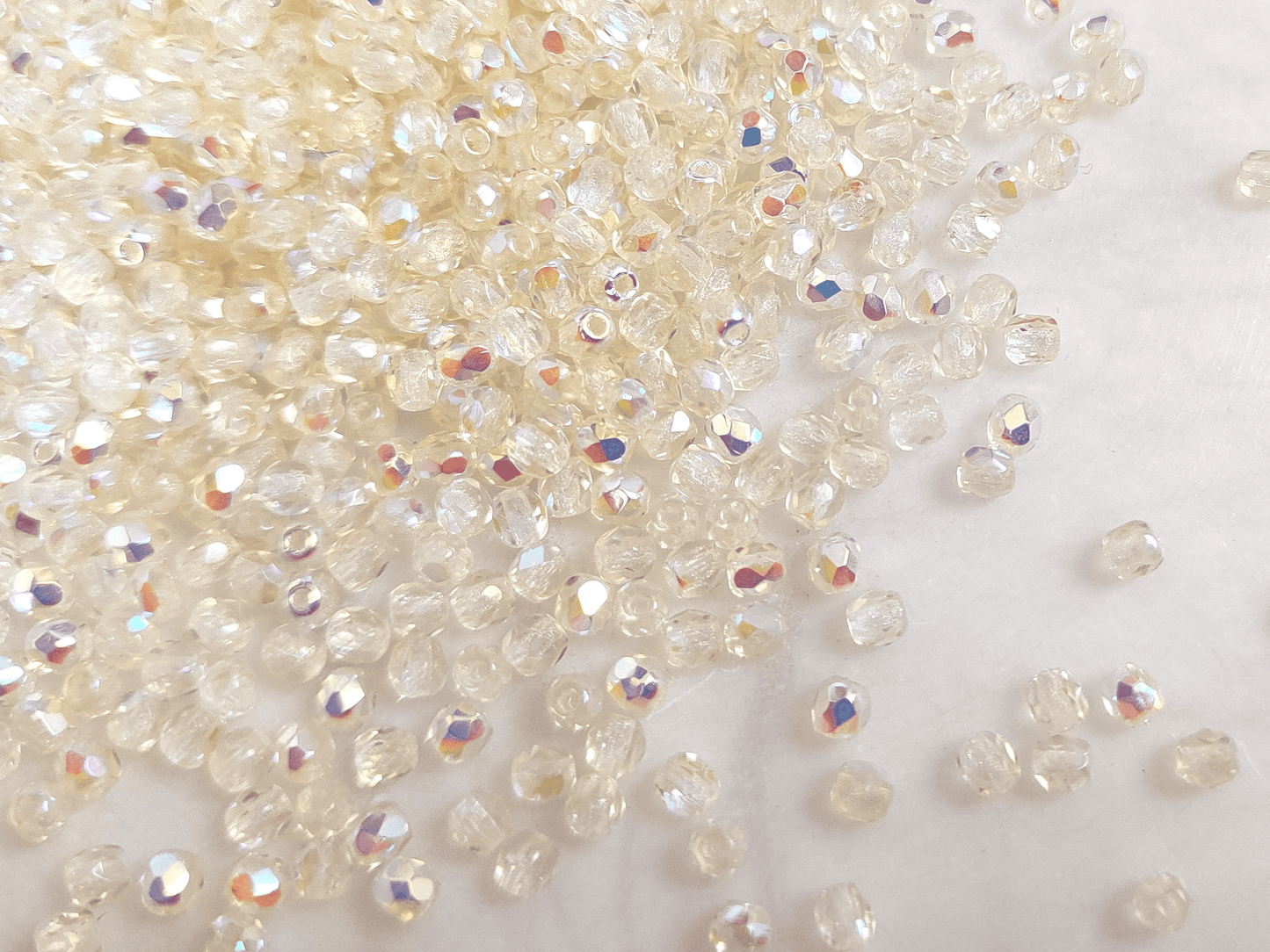 3mm Glasschliffperlen - Pastell Gelb Iris