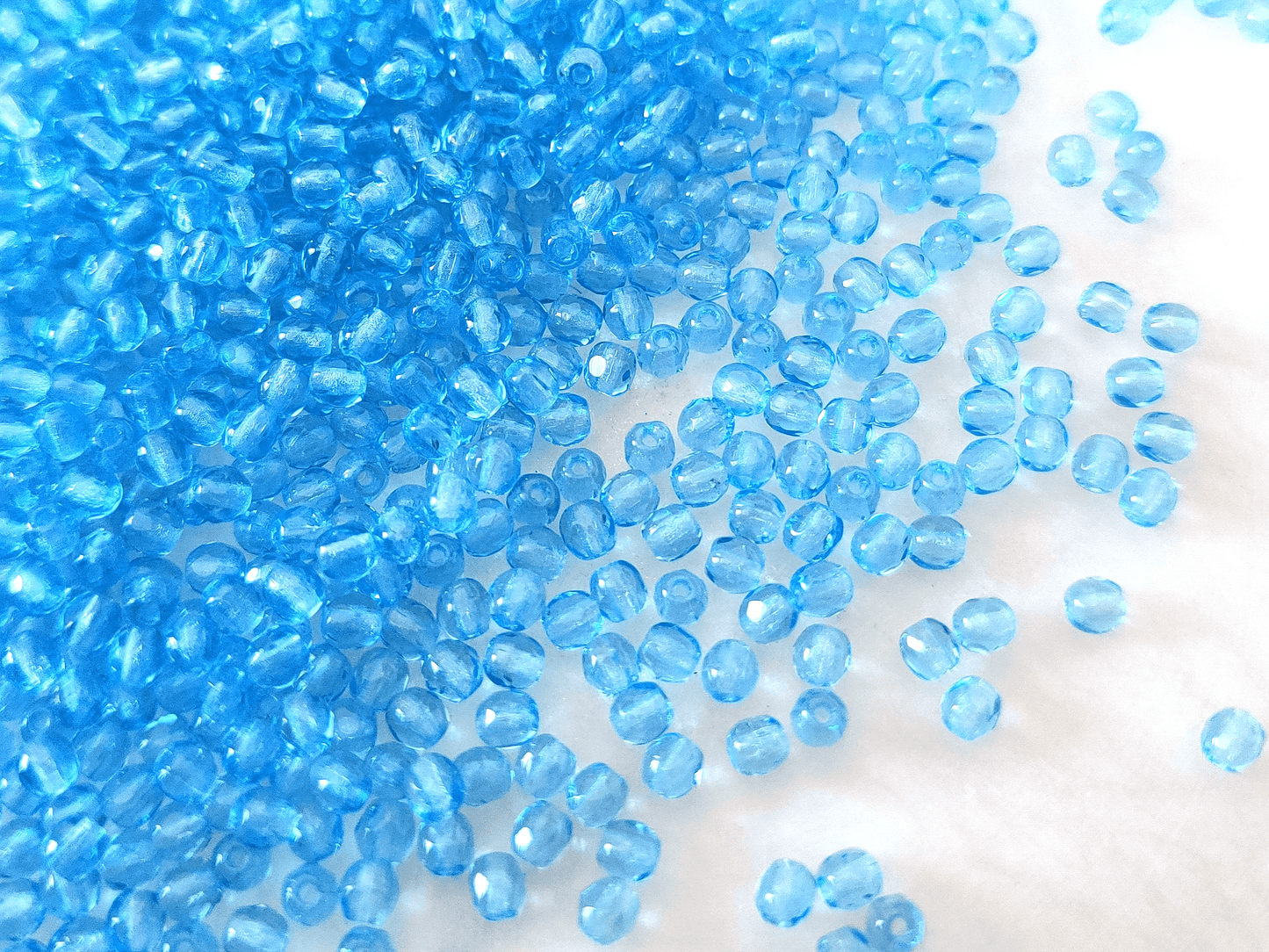 3mm Glasschliffperlen - helles Karibikblau