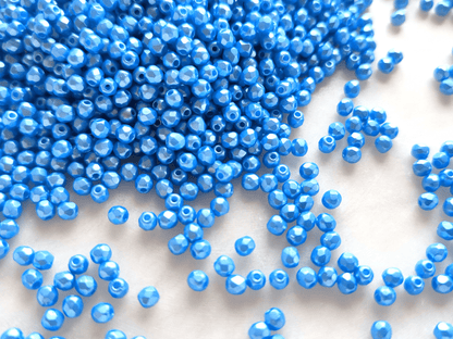 3mm Glasschliffperlen - medium Himmelblau Perlglanz