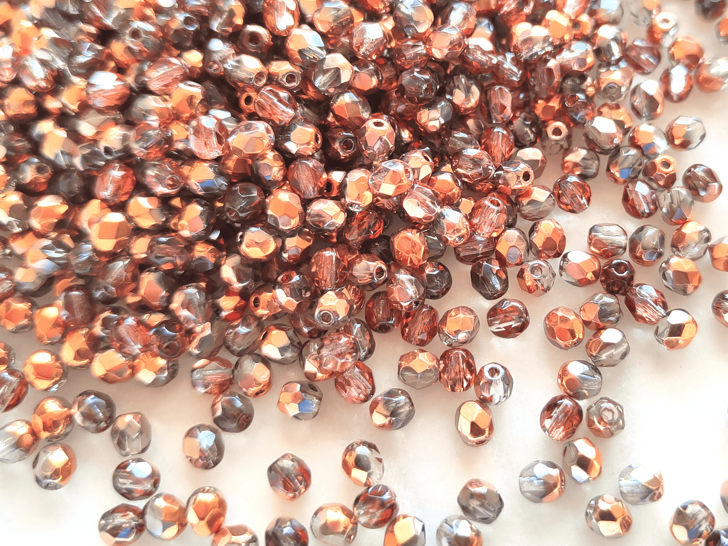4mm Glasschliffperlen - Gunmetal & Kupfer