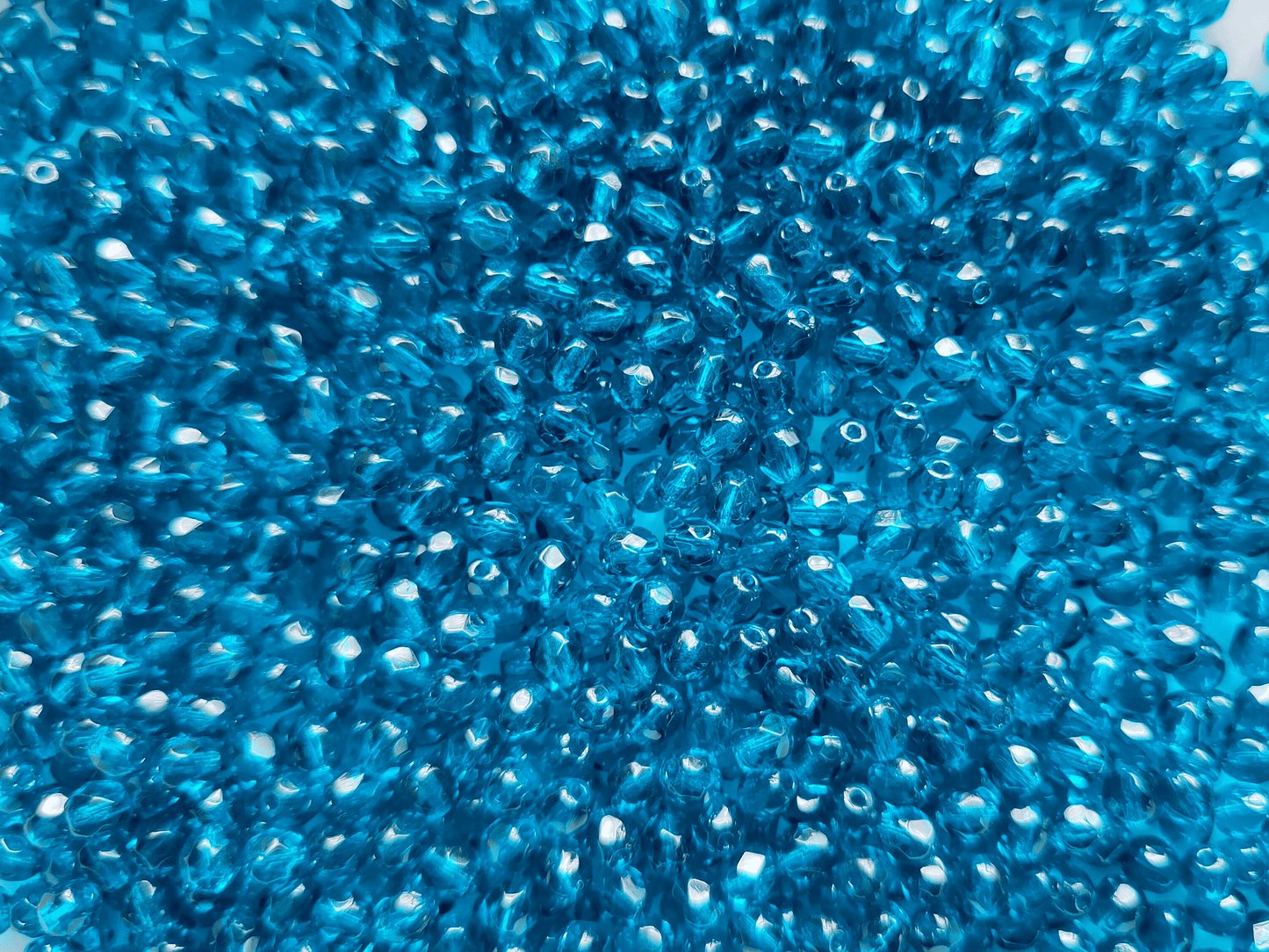 4mm Glasschliffperlen - dunkles Karibikblau