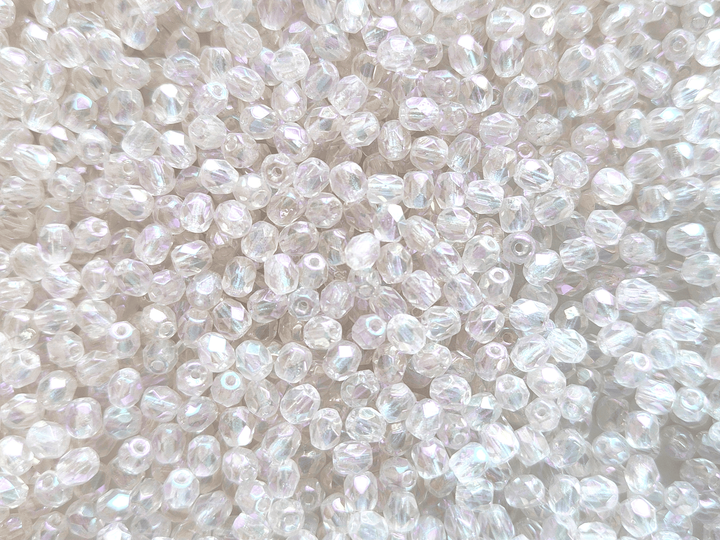 4mm Glasschliffperlen - warmes Weiß Iris