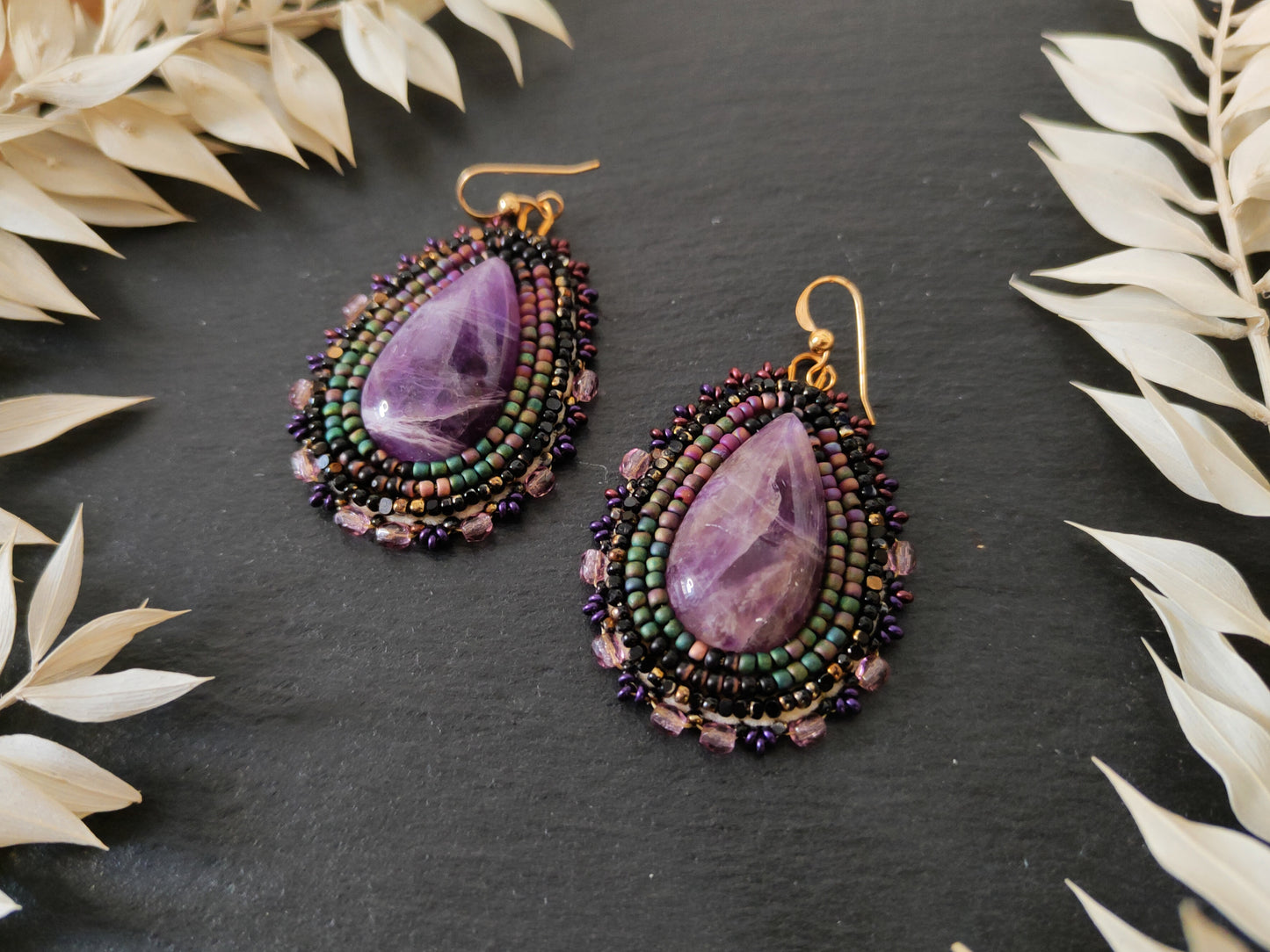 Dangle earrings with amethyst - green