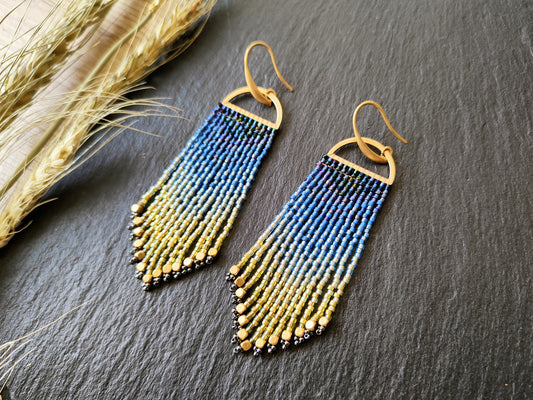 Shimmering fringe earrings "Odoti" with ombre design - blue & green