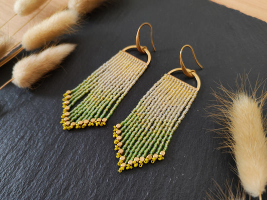Shimmering fringe earrings "Odoti" with ombre design - yellow & green