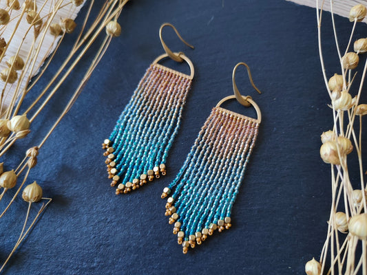Shimmering fringe earrings "Odoti" with ombre design - salmon & light blue