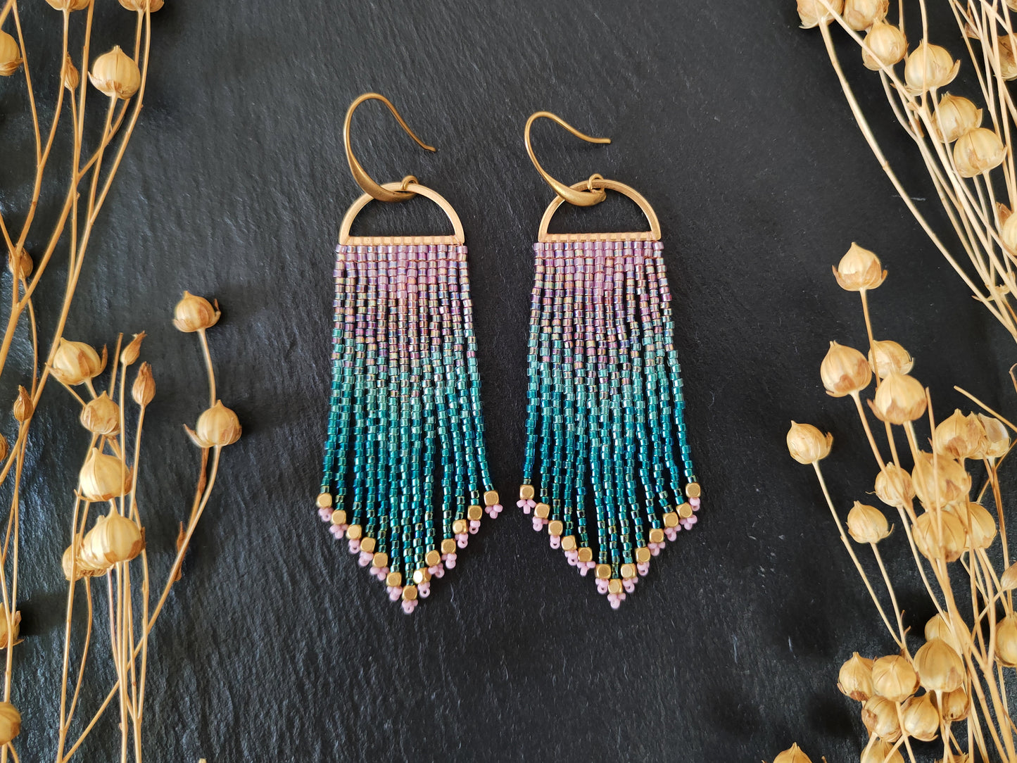 Shimmering fringe earrings "Odoti" with ombre design - lilac & turquoise