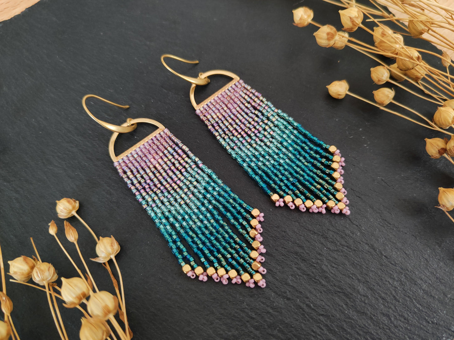 Shimmering fringe earrings "Odoti" with ombre design - lilac & turquoise